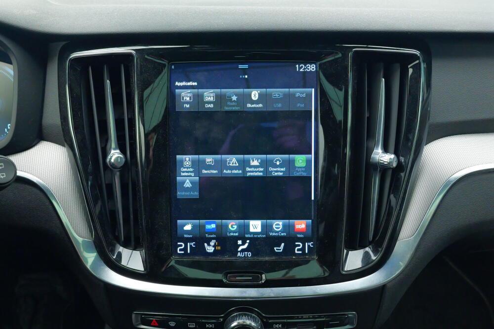 dfef8212-6605-49f4-8126-f13b3472a797-full