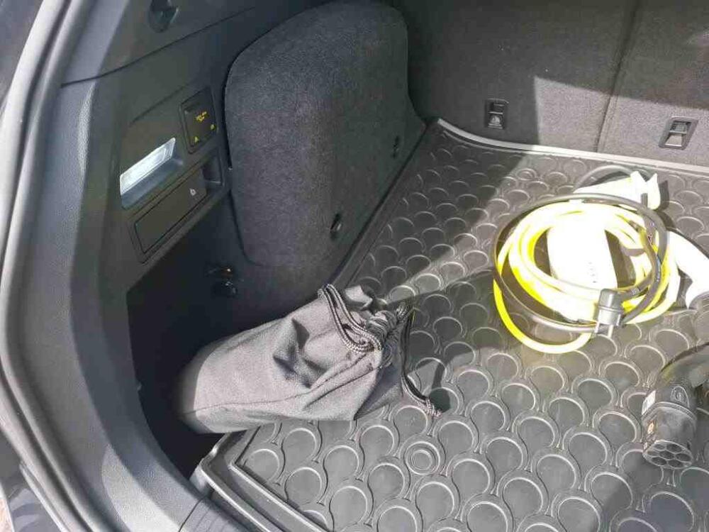 d9539b7a-55e3-4f6b-b796-e6d0e67085b0-full