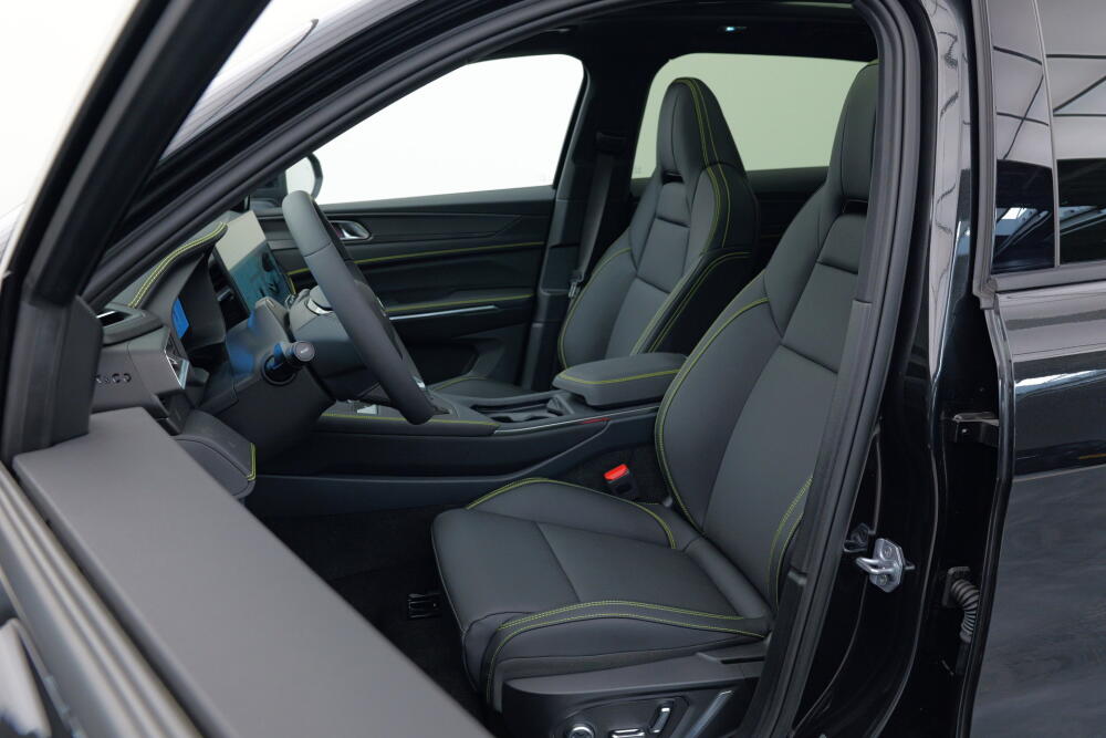 3b1341db-2366-45cd-b3c8-bcdfc52e542d-full