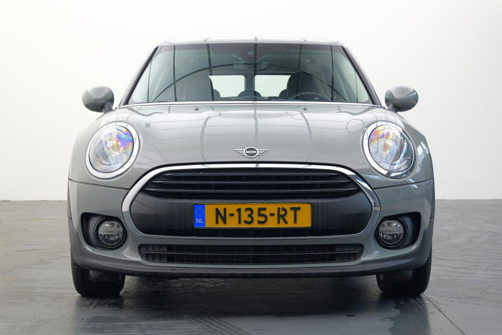 9e7efd22-0c70-4369-8d89-8724ab494360-full