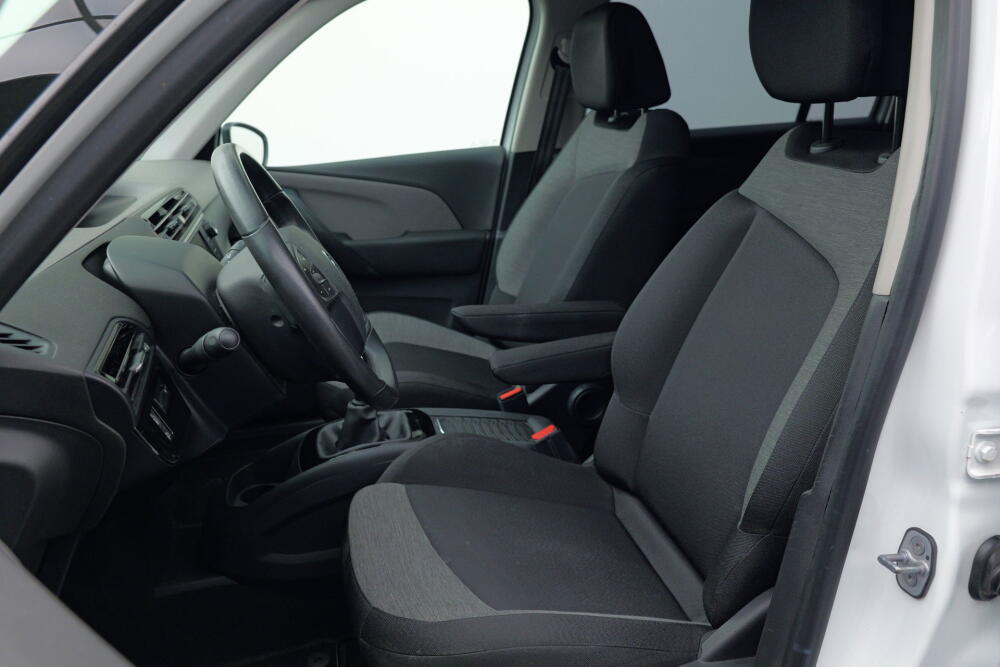 ea905398-b2bd-4d8f-b9f9-f672ac1dfaed-full