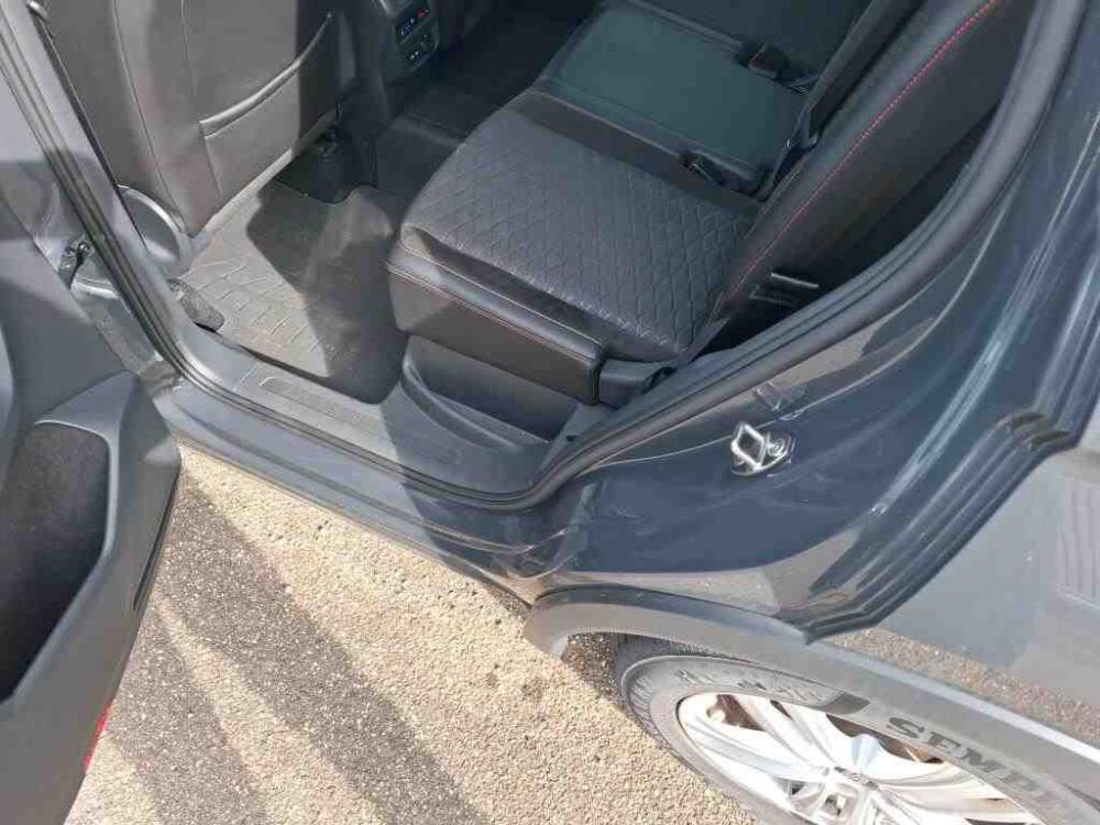 af5b97b0-fe8a-4dbd-b81e-a9a41a7b3f38-full