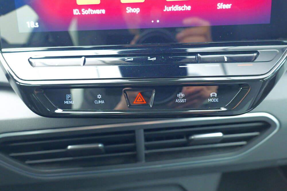 d42a10c6-b544-4520-96e6-b274cc7fc364-full