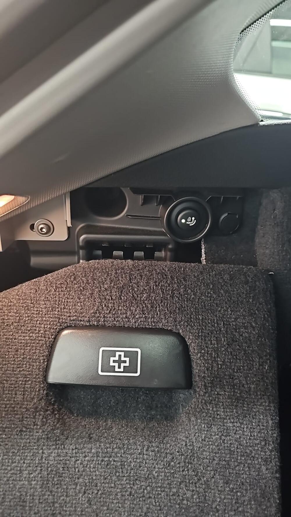 3cbda96b-dc09-43ea-bc51-27ace5717f3f-full