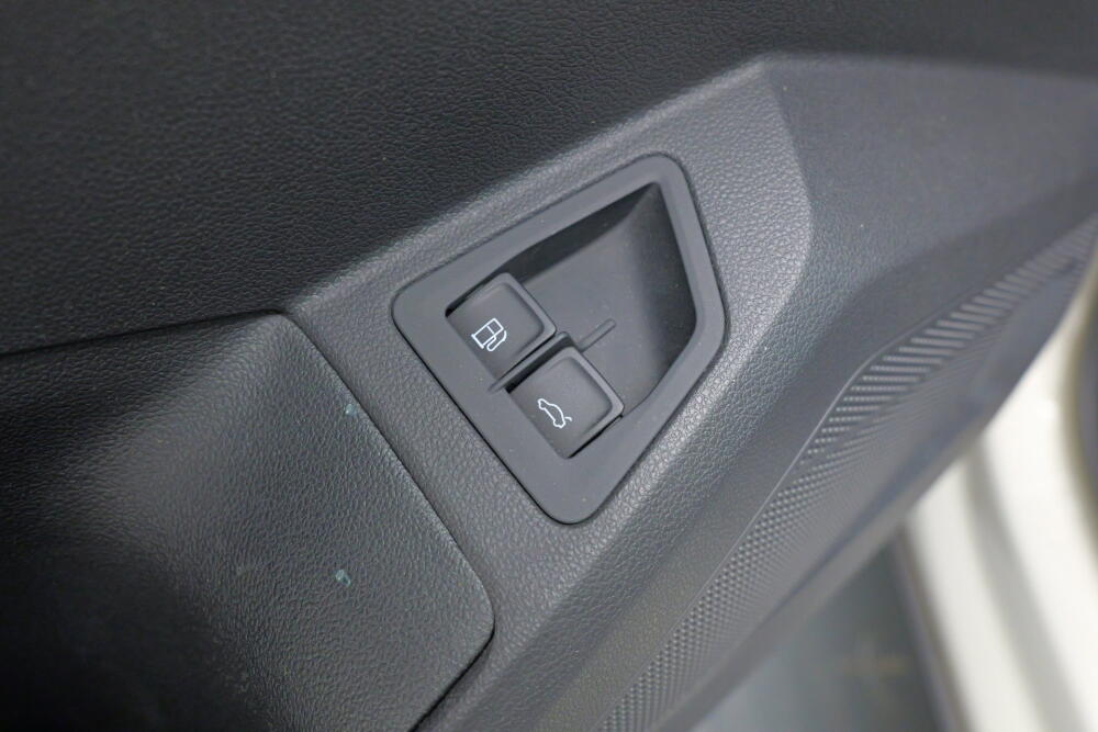 b2793a32-0ef3-47a2-8eff-fc796f142e3b-full