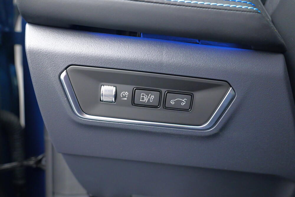 67690fcb-2efa-4ed4-aefa-1ca7ba8a0d92-full