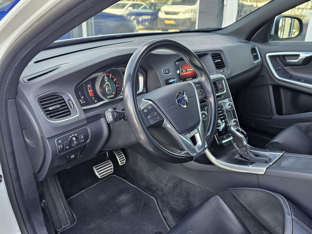 c06057a5-f8a9-442a-92d2-0cf5752589df-full