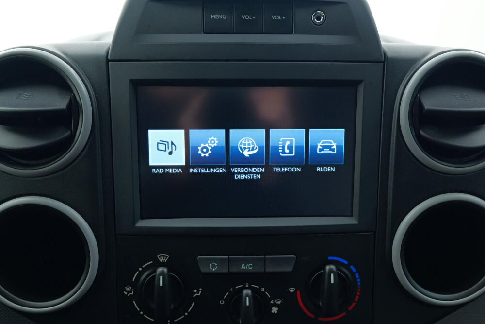 2a824390-d34a-4acd-bd93-b4c9c3d3d175-full