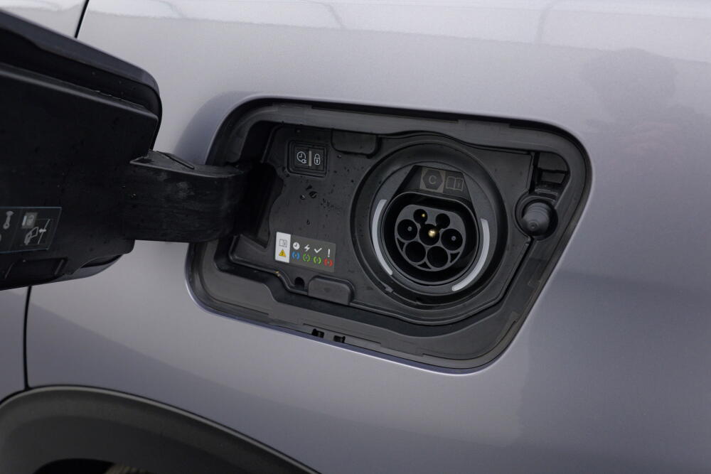 eea39818-43f6-45bc-a2da-e2267a707a1d-full