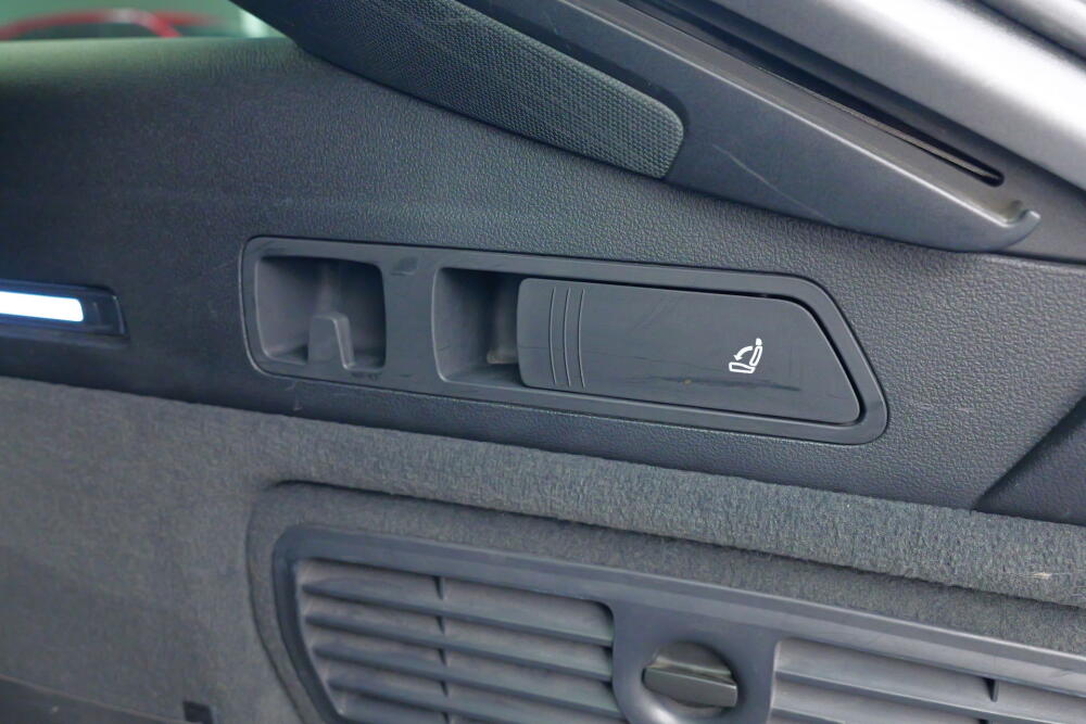 9bc102d6-82a3-44e2-af25-843cbab379d2-full