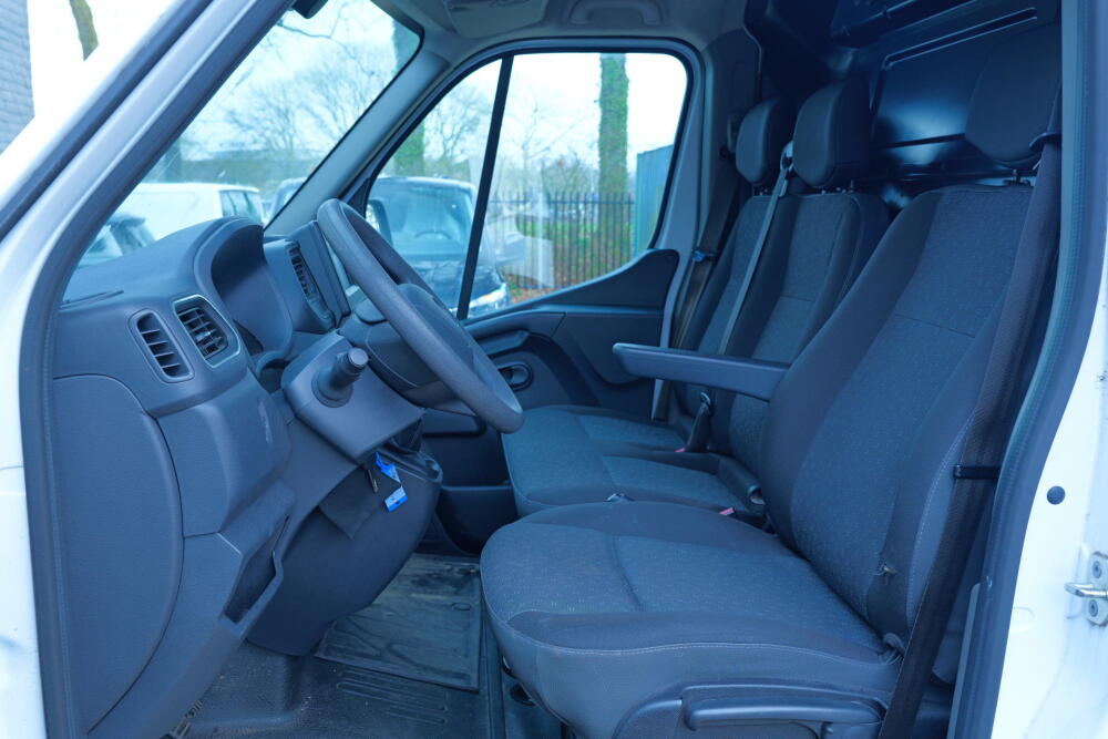 c73dc165-5e8a-4005-8597-b3bbab7575b8-full