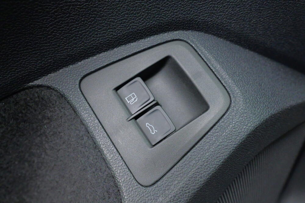 ef5ee592-6f0b-4468-bdf4-8abbed19ae02-full