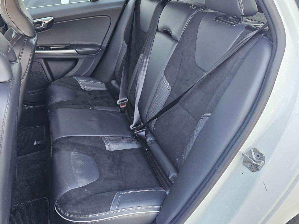 dcb6057c-988f-4a49-8035-e0cf4c55c5cc-full