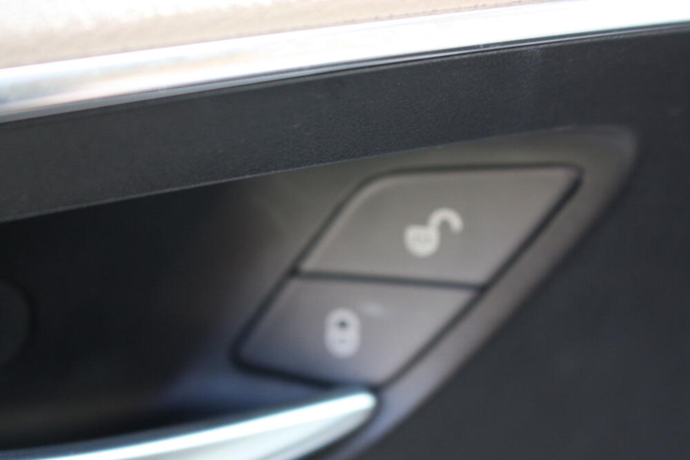 f686d696-ce67-467f-b0e9-14918a18fba1-full