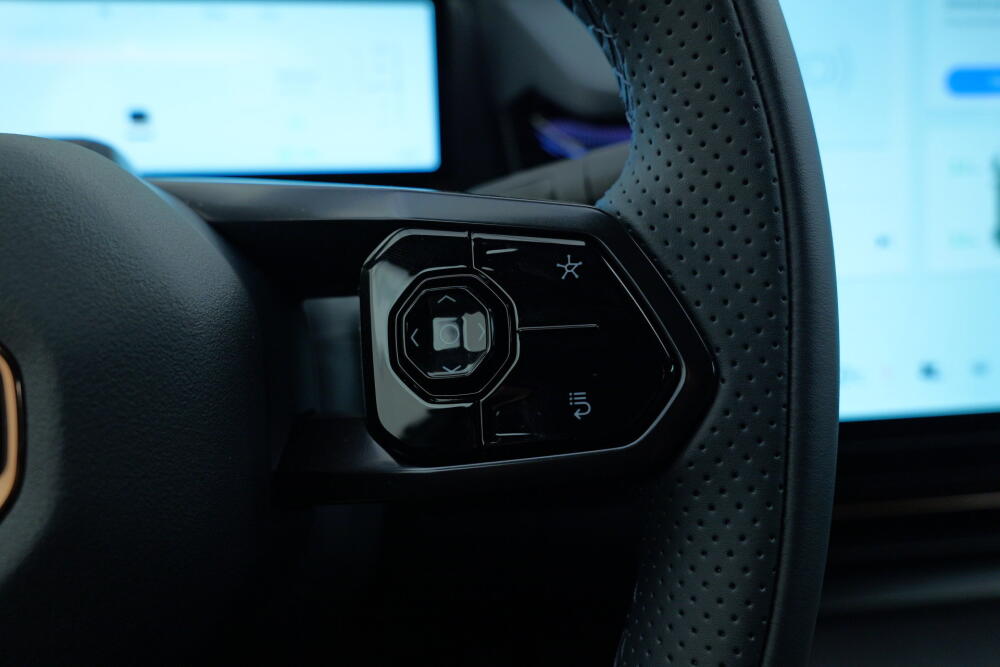 a64ce484-f798-4bdc-ac4c-3b1fa9fe0d1b-full