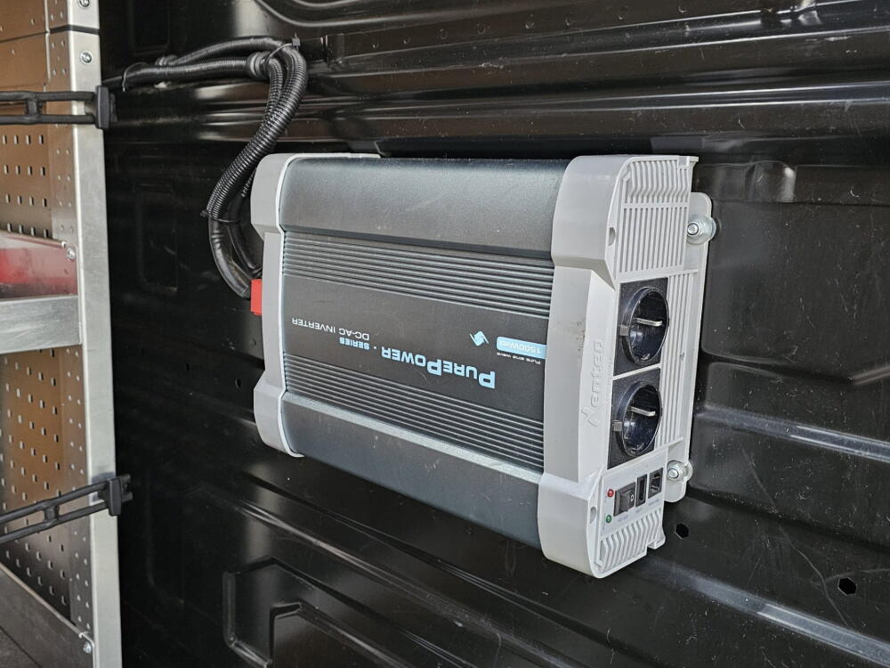 9cb28d10-8fe6-4ead-a942-da3e180ba129-full