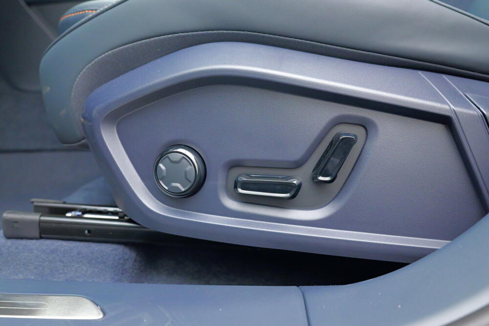 e355bb5f-76ad-476b-b265-b5ea82ce9219-full