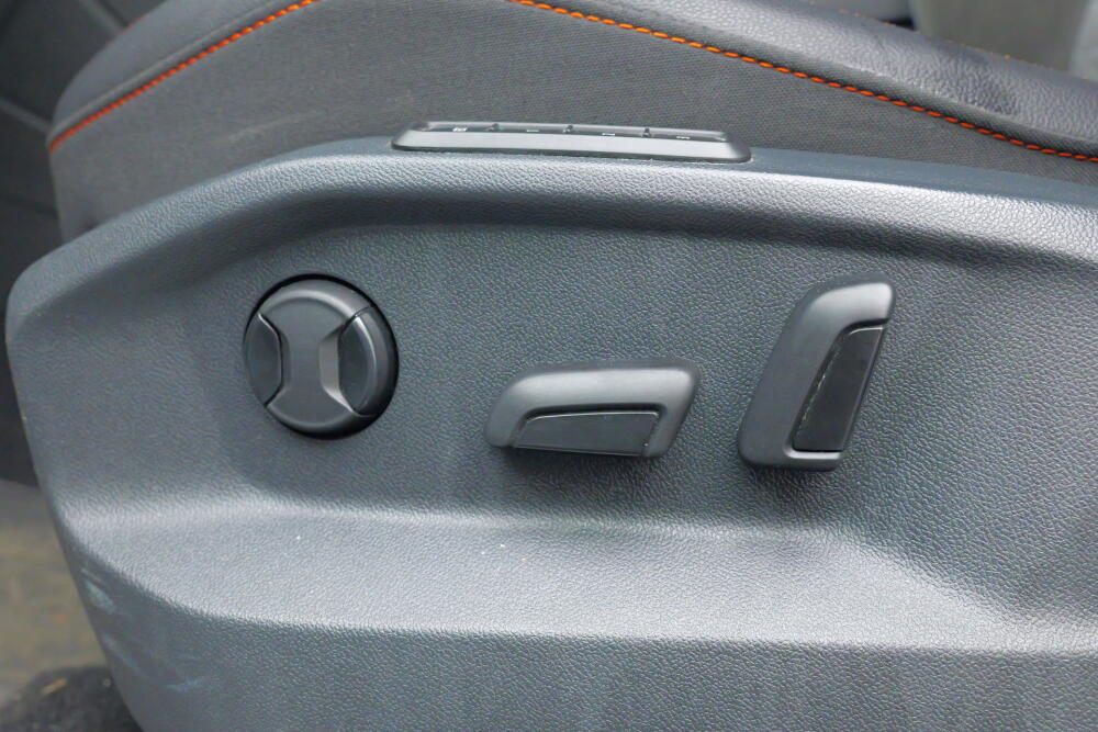 47f777b8-e02a-4f32-a66d-eeea432b6605-full