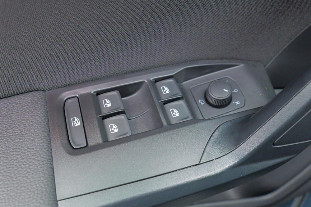 caa0d5af-6588-46a6-b5f1-50a70153f3e0-full