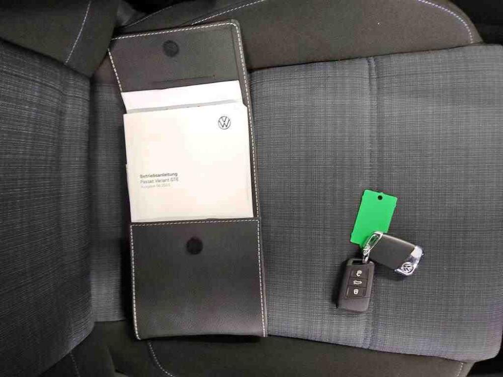 ea6d04ff-6161-4dd4-b794-489e64ee5704-full