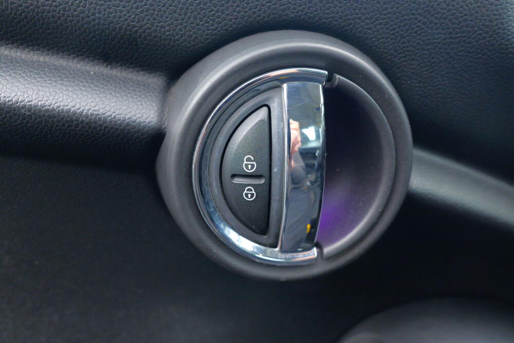 edf96ef4-e396-4903-99ab-fbabc6dc1984-full