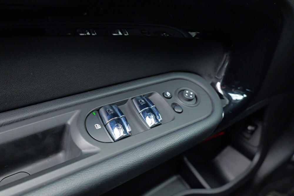 65c0abf9-f9fd-4c75-b87a-7898490010fc-full