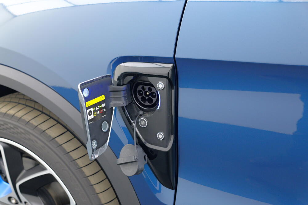 a056fb60-8052-46f1-a40c-933920a2e445-full