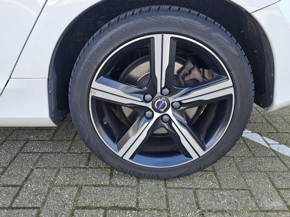 b878e94e-a4ee-4683-96a1-1e30571c92e9-full