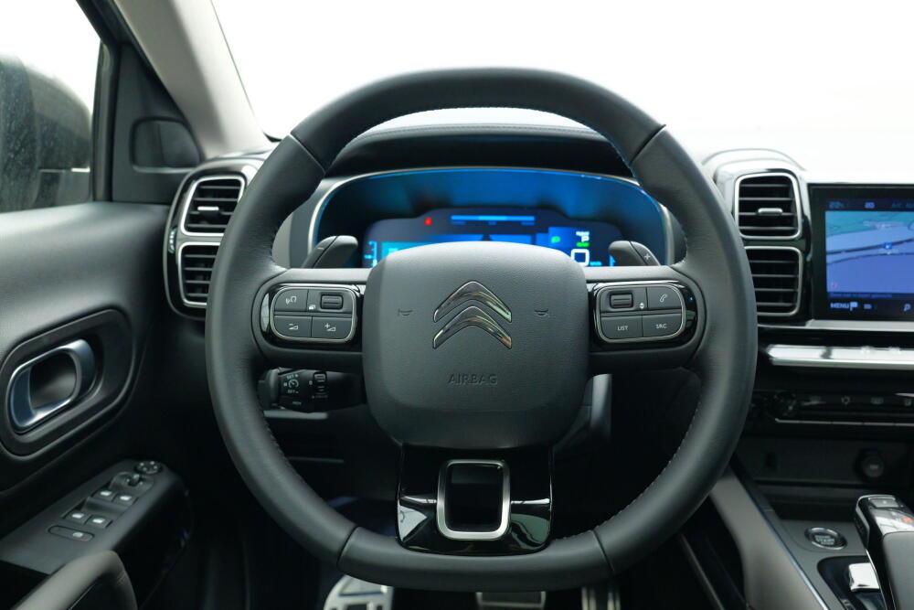 5cbdd6b7-615f-43d0-8759-def951579fac-full