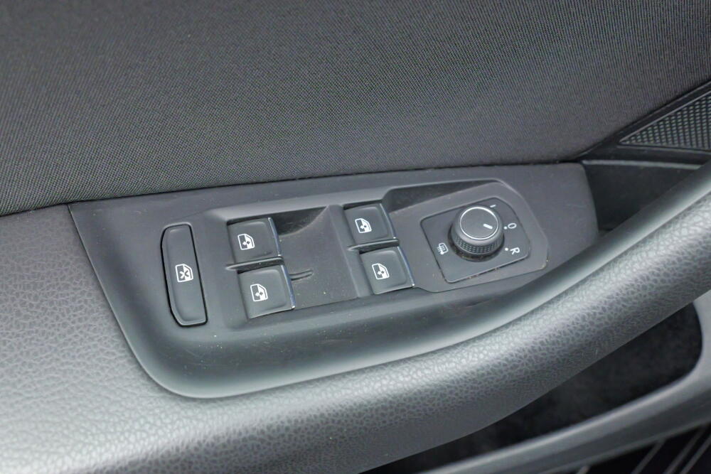 d8d33fef-cdee-40e9-bf4c-b43d3cb2f09f-full