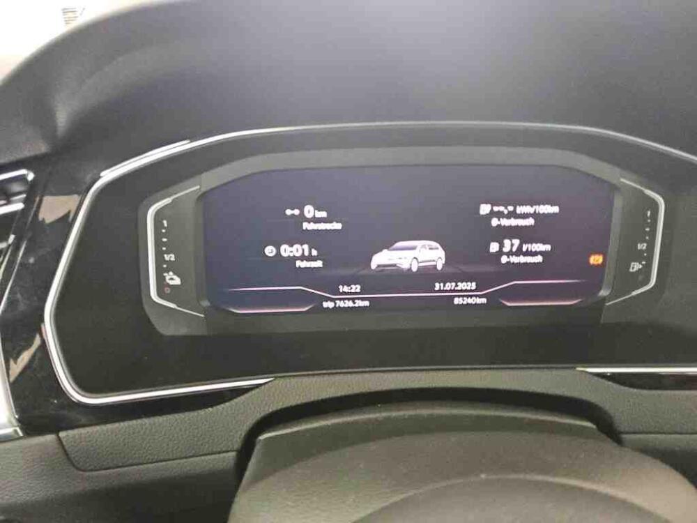 e3947701-73cb-4df6-915e-7710c75eb6f6-full