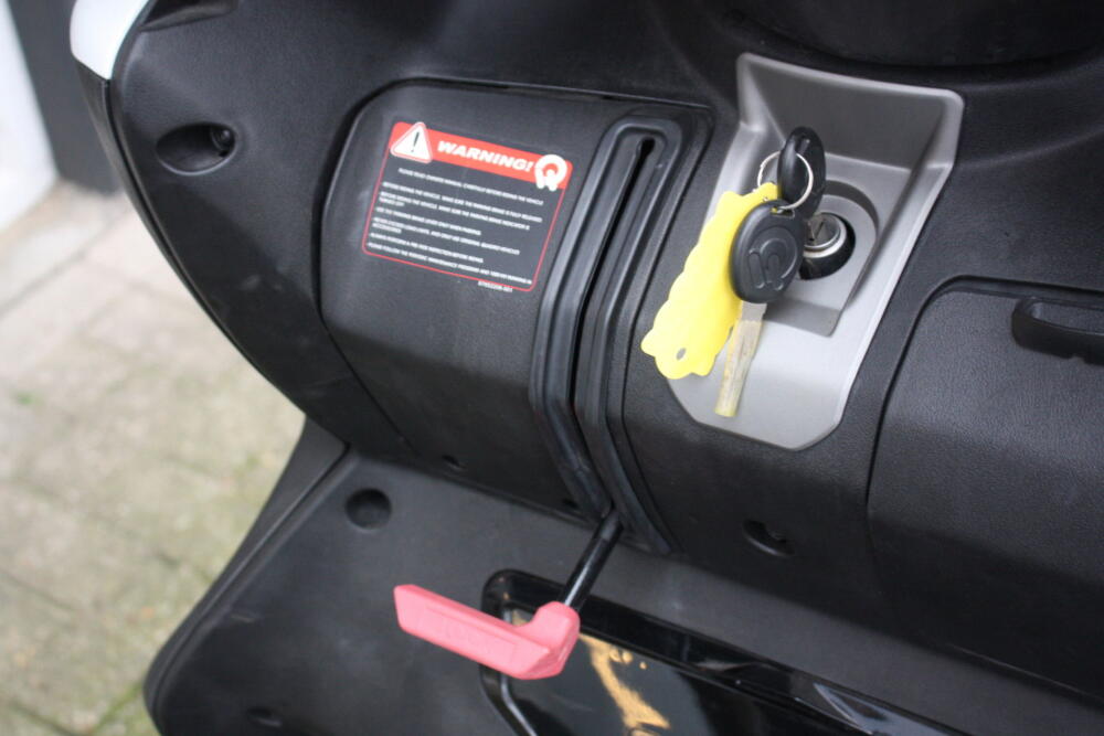 f6c869a6-13bf-4458-a475-696d79c3a3e1-full