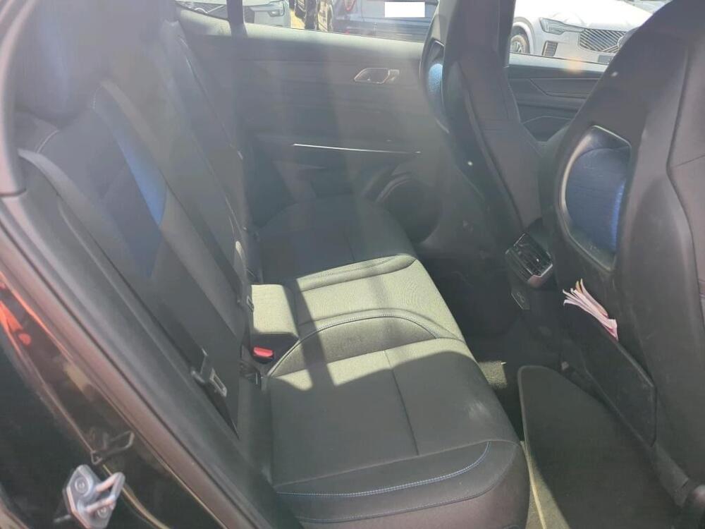 320763d3-a606-4983-ab21-8096b76c8b57-full