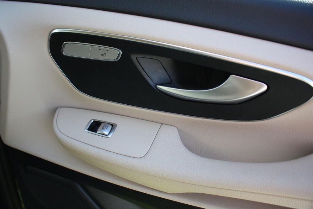 ba871942-d4e0-45c6-b266-d29cffedd934-full