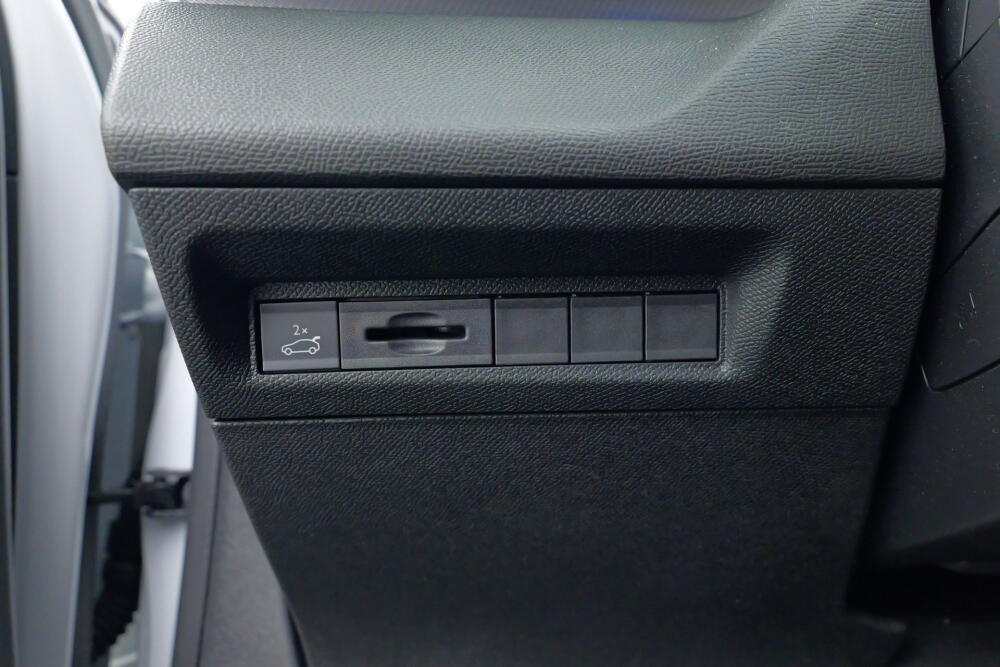 1a321eac-674a-46b8-a0ff-3423adc31c67-full