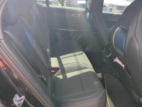 320763d3-a606-4983-ab21-8096b76c8b57-full