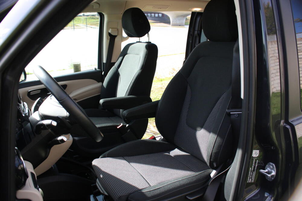 2ba8d19c-0015-48d5-bb2e-96382bb30920-full