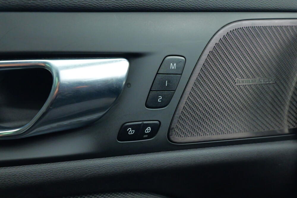 28b40461-3800-4a26-b9d7-fec1c2d3715c-full