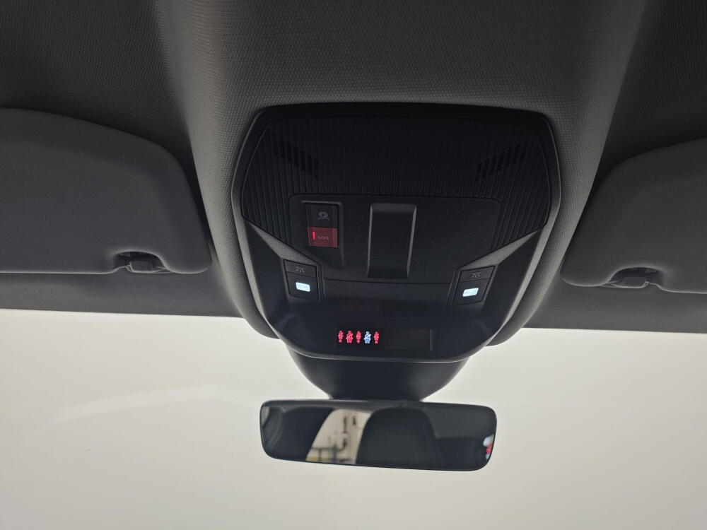 c33db037-6757-40eb-b498-54670e0d3df1-full