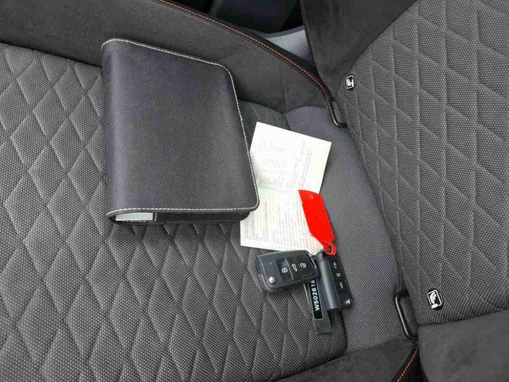 bf379d87-63a6-4293-87c1-fa7df61256ae-full