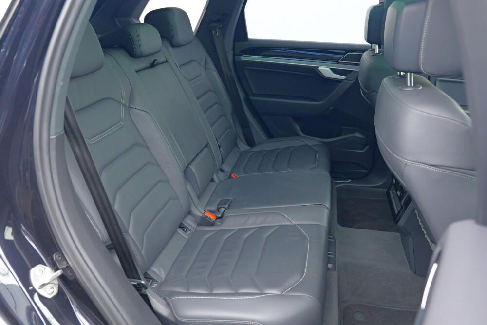 d0f02f99-abc0-420e-9cf3-8ccdb3d13082-full